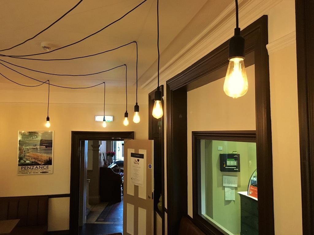 The Highworth Hotel Swindon Extérieur photo