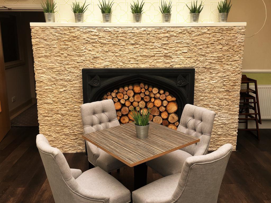 The Highworth Hotel Swindon Extérieur photo
