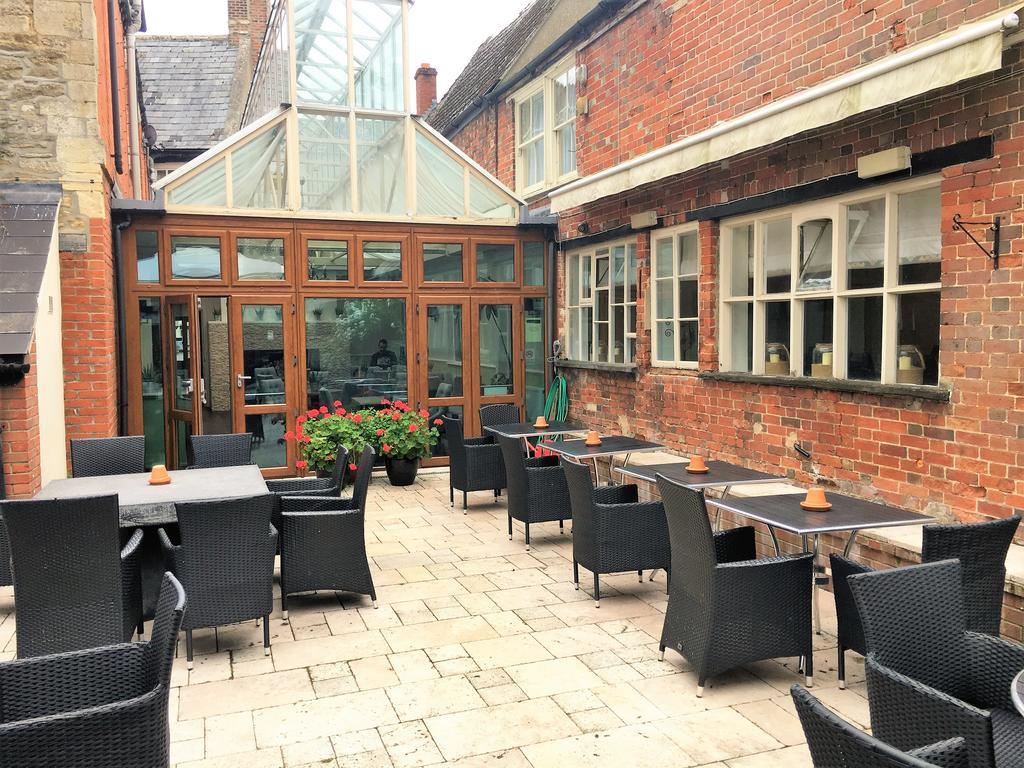 The Highworth Hotel Swindon Extérieur photo