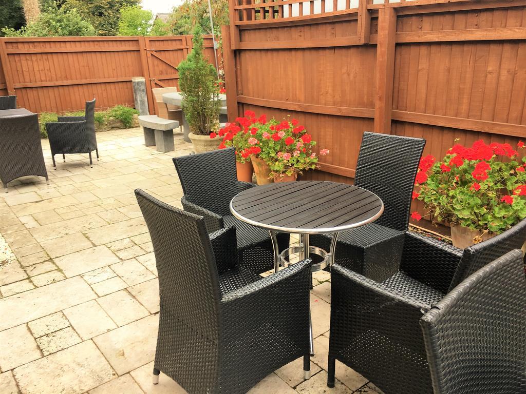 The Highworth Hotel Swindon Extérieur photo
