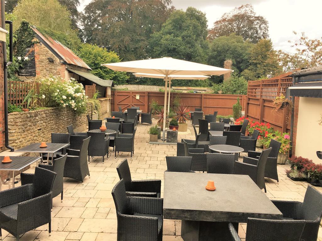The Highworth Hotel Swindon Extérieur photo