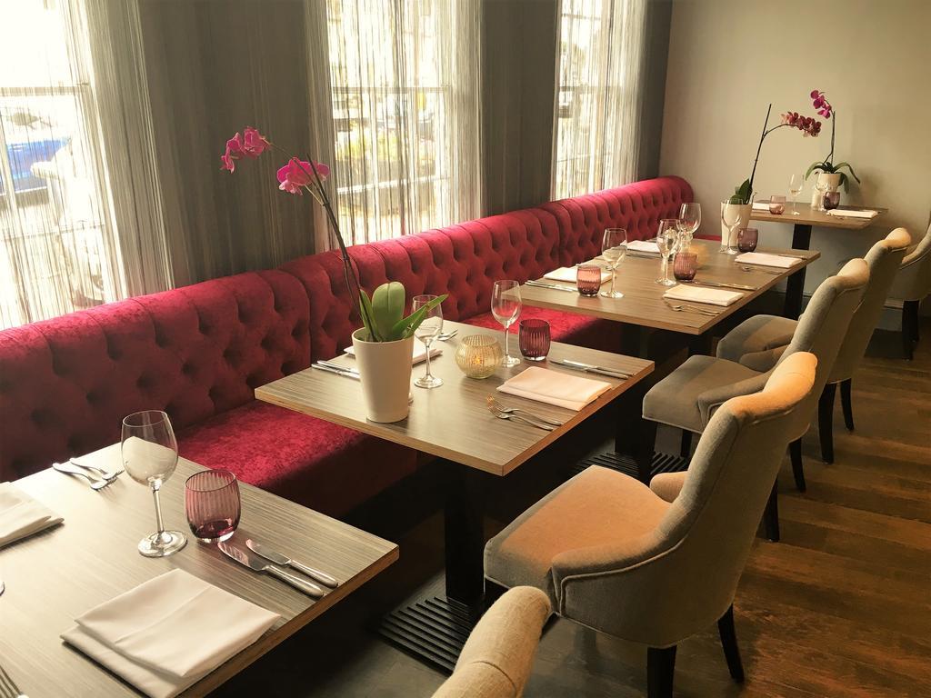 The Highworth Hotel Swindon Extérieur photo