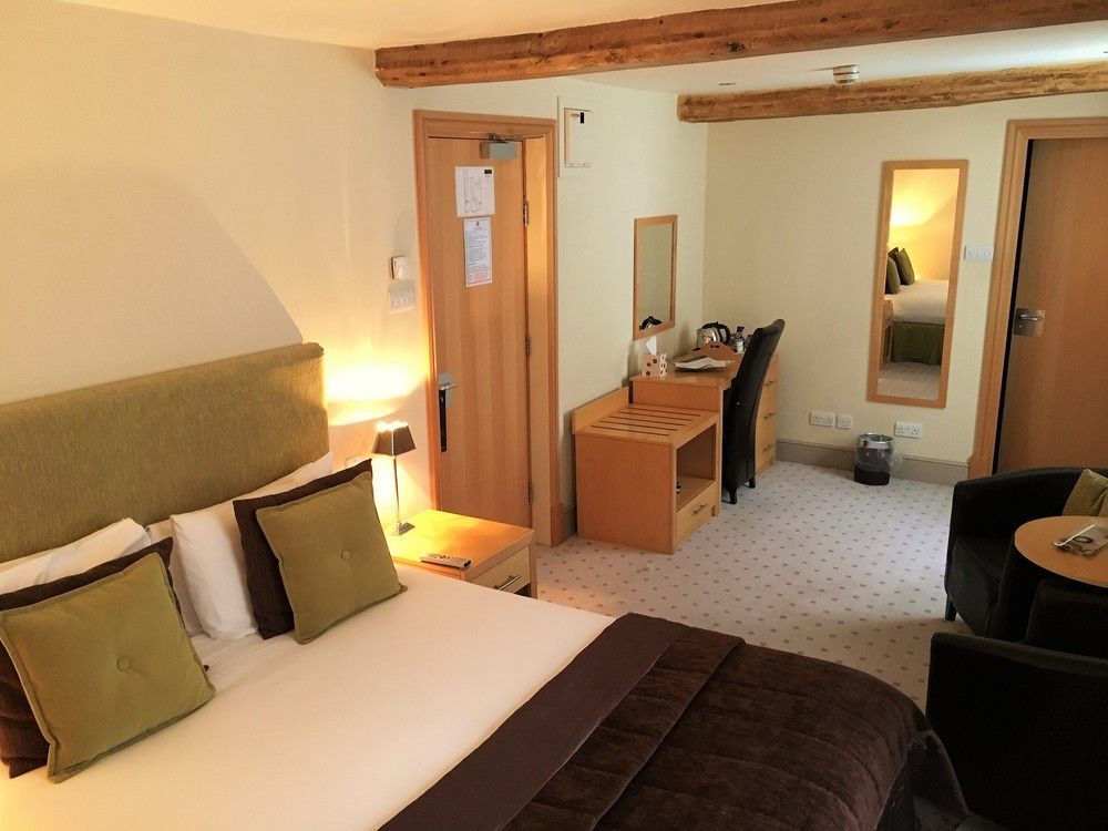 The Highworth Hotel Swindon Extérieur photo