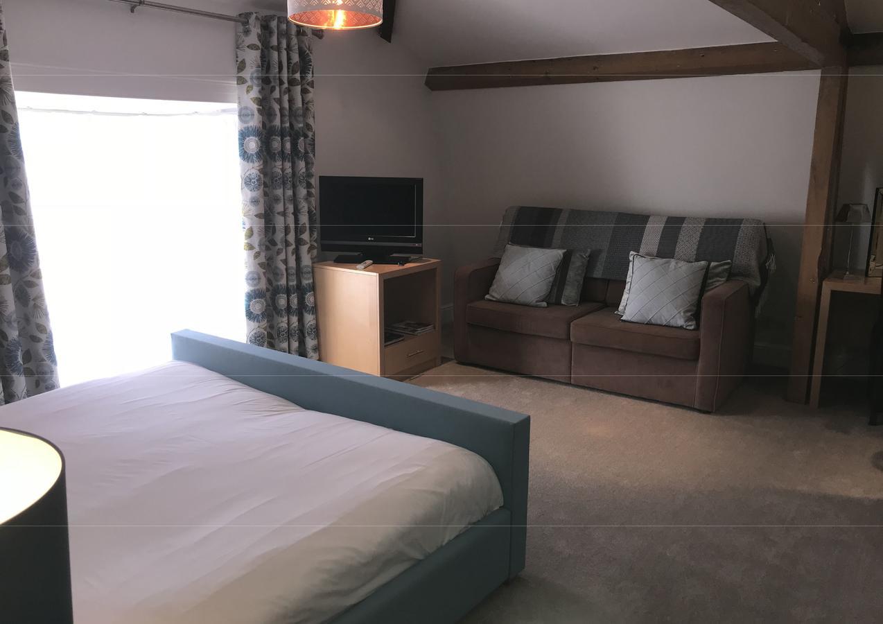 The Highworth Hotel Swindon Extérieur photo