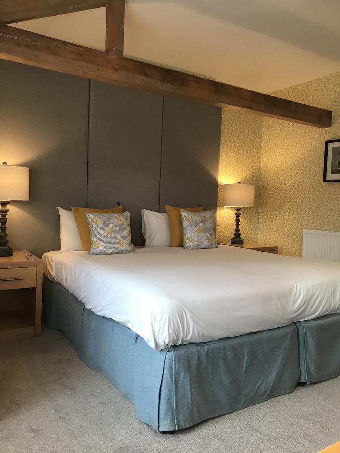 The Highworth Hotel Swindon Extérieur photo