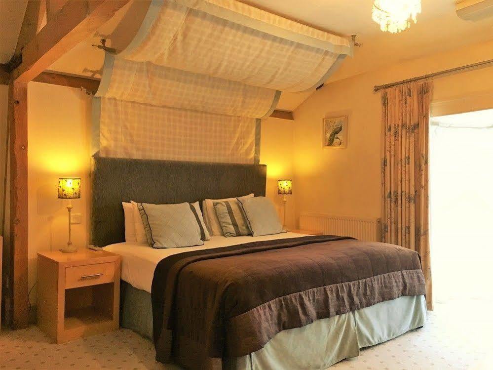 The Highworth Hotel Swindon Extérieur photo