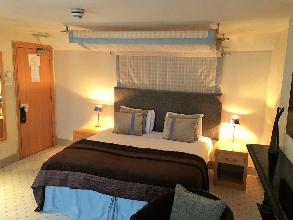 The Highworth Hotel Swindon Extérieur photo