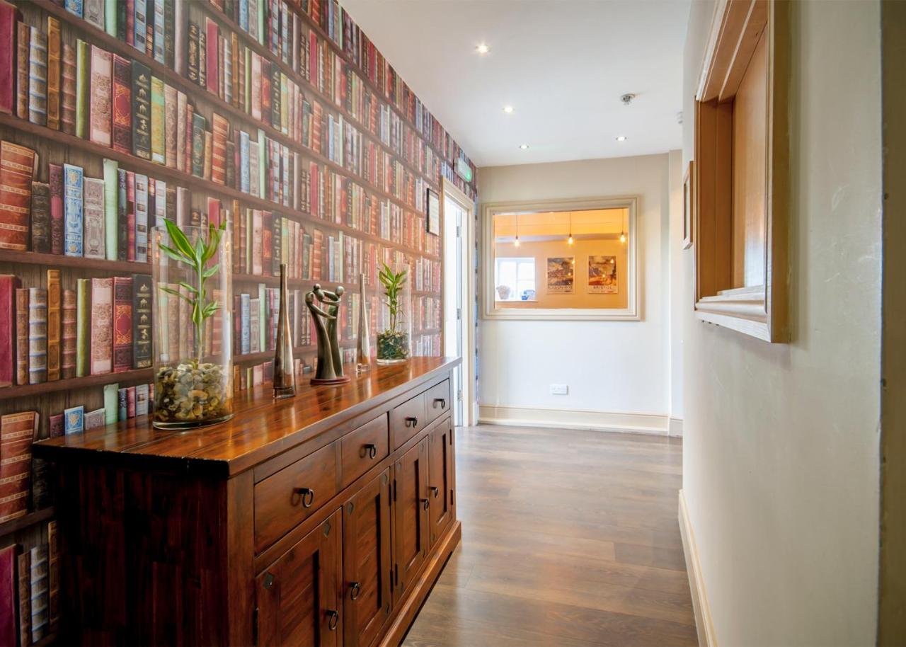 The Highworth Hotel Swindon Extérieur photo