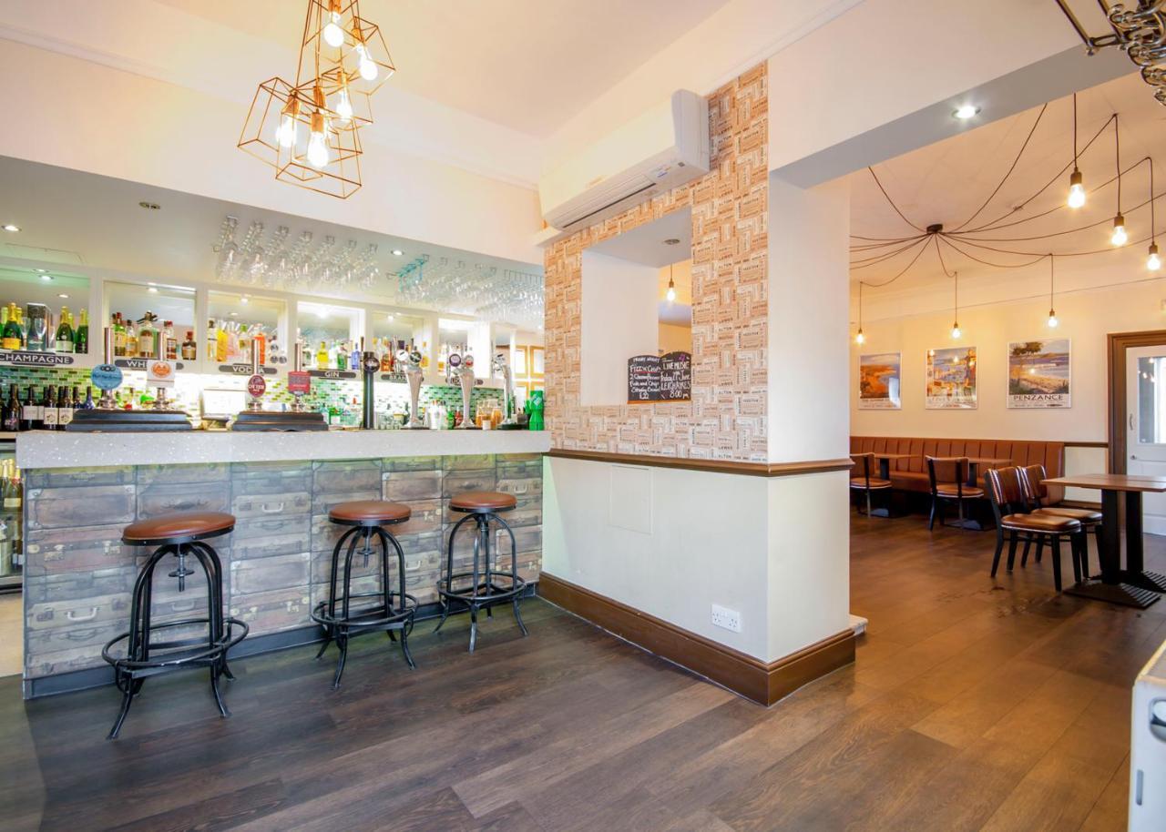 The Highworth Hotel Swindon Extérieur photo