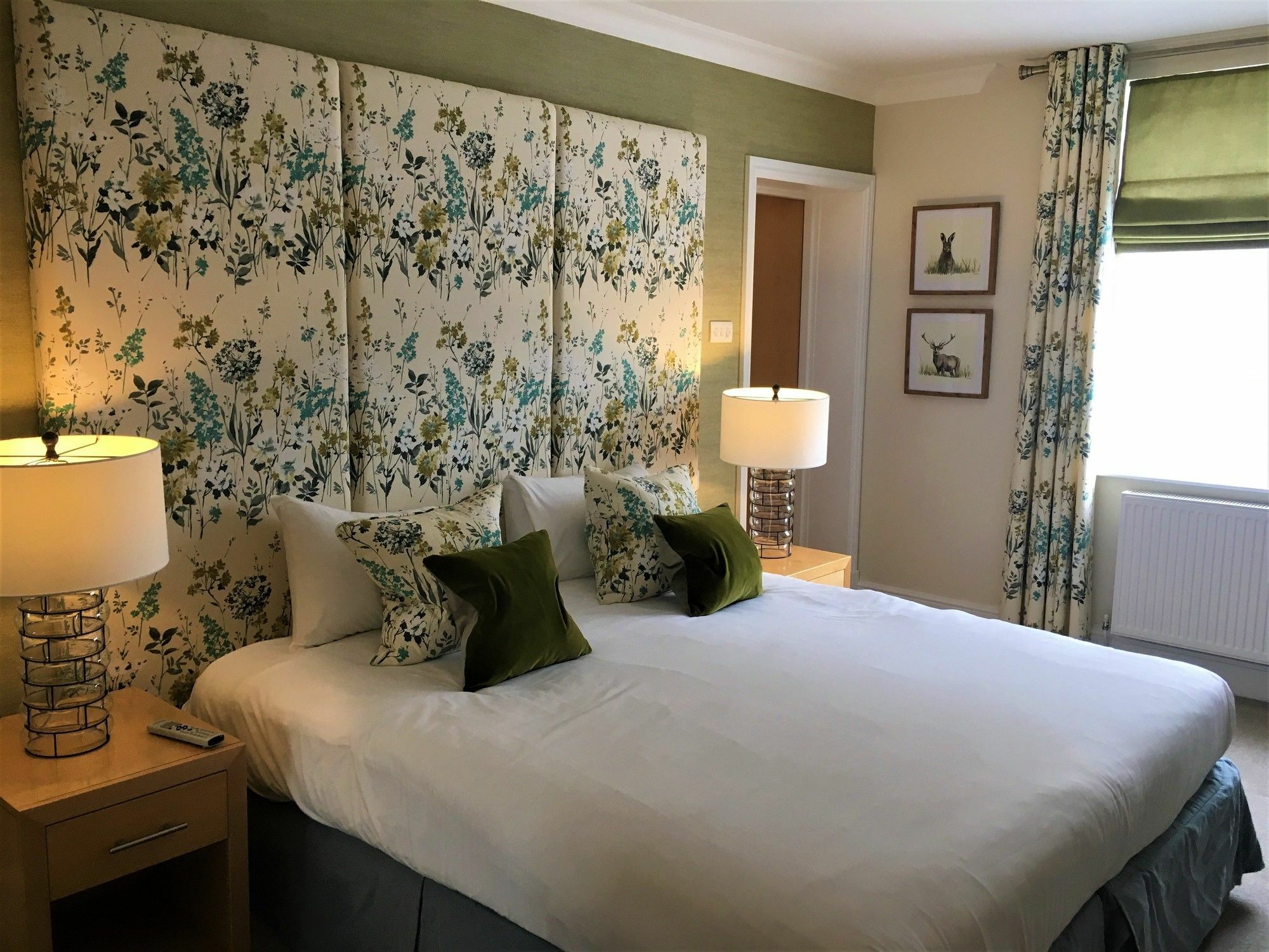 The Highworth Hotel Swindon Extérieur photo